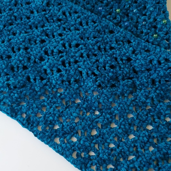 Handmade scarf with beads - Picture 4 of 4